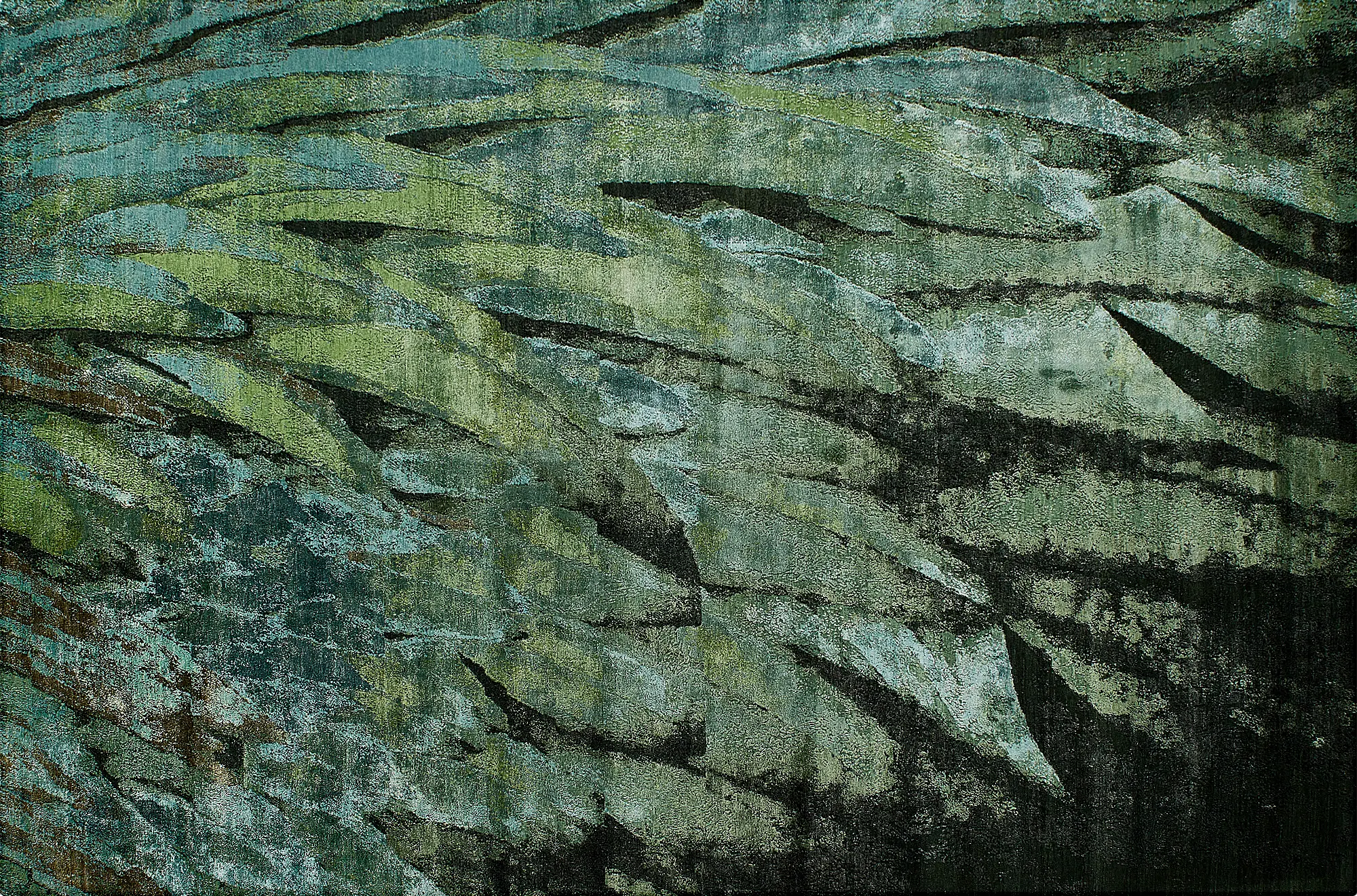 фото ковра ABSTRACTIO Feather/Green H от магазина HandsGallery