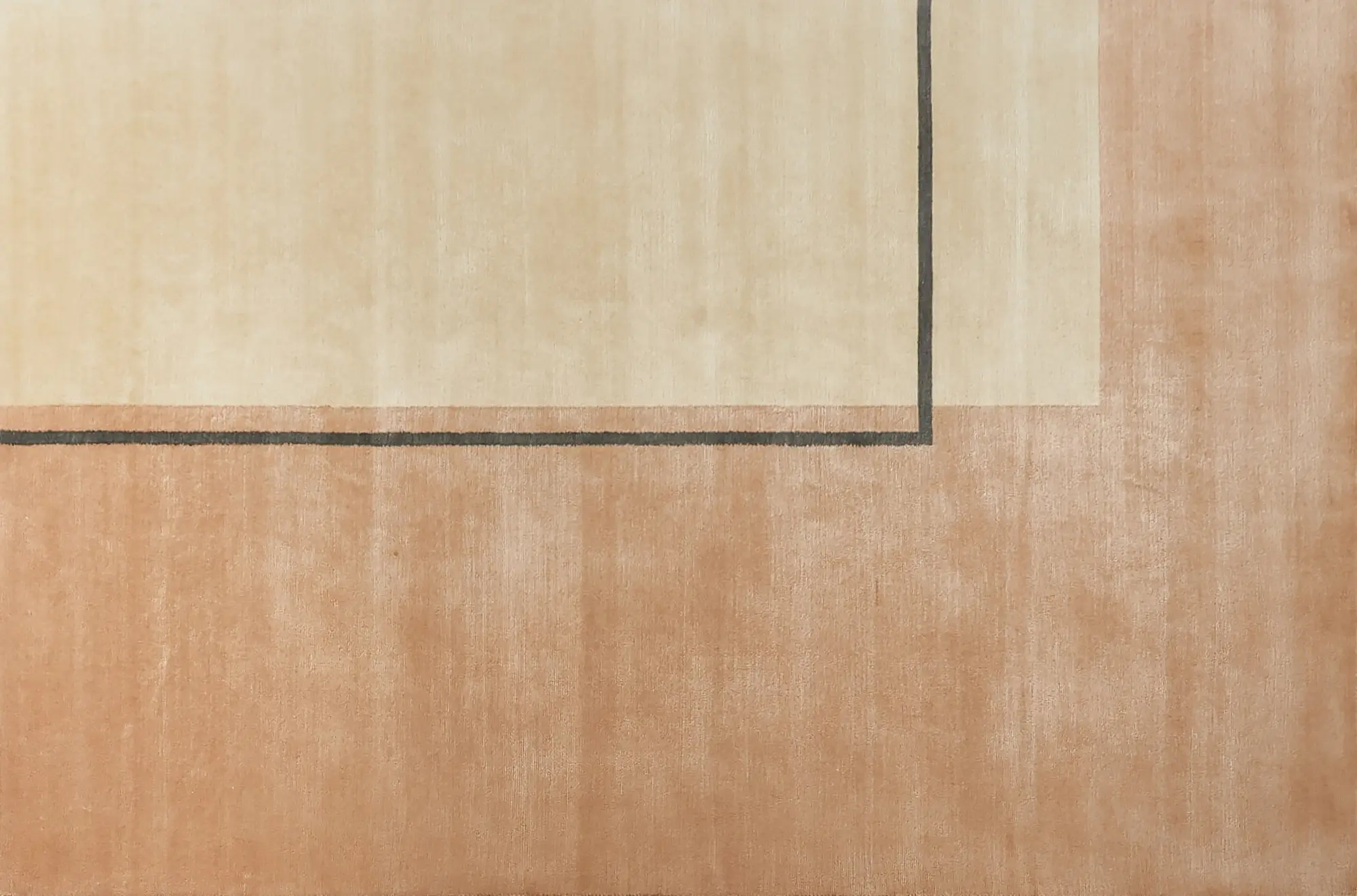 фото ковра GEOMETRIA Apricot/Soft Gold от магазина HandsGallery