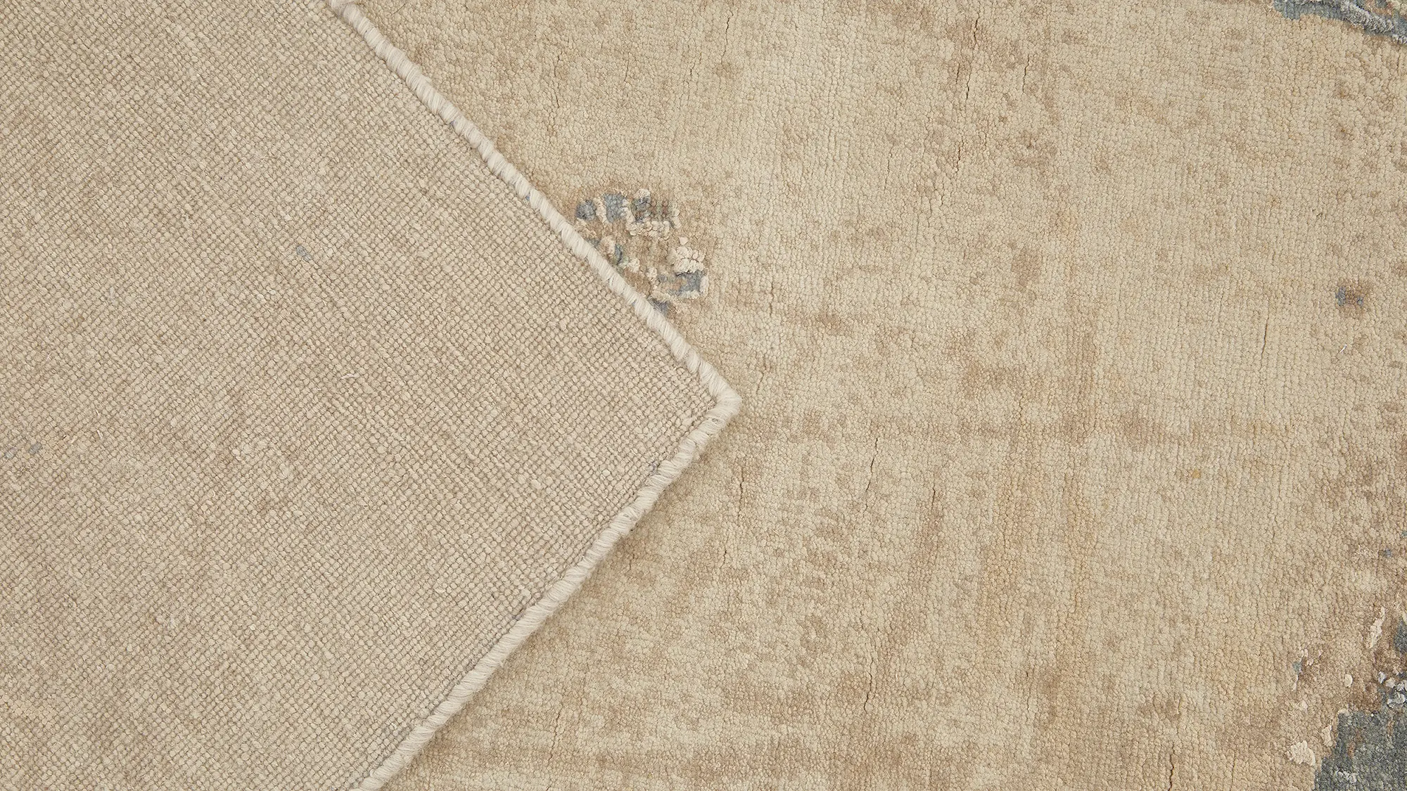 фото ковра ABSTRACTIO GRS-154 Antique White-Caramel от магазина HandsGallery
