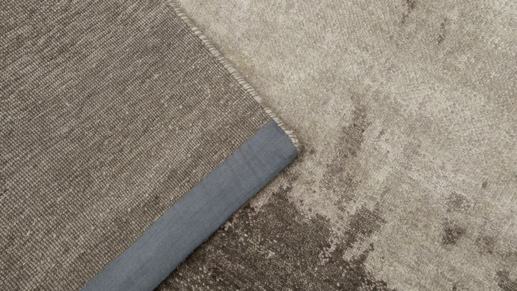 фото ковра ABSTRACTIO CAD-385/Beige H от магазина HandsGallery