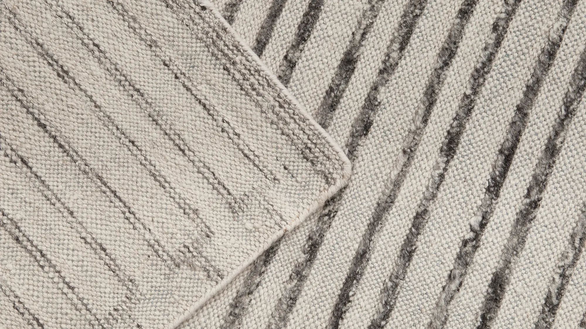 фото ковра HEDEBY Dark Frost Gray/Marble от магазина HandsGallery