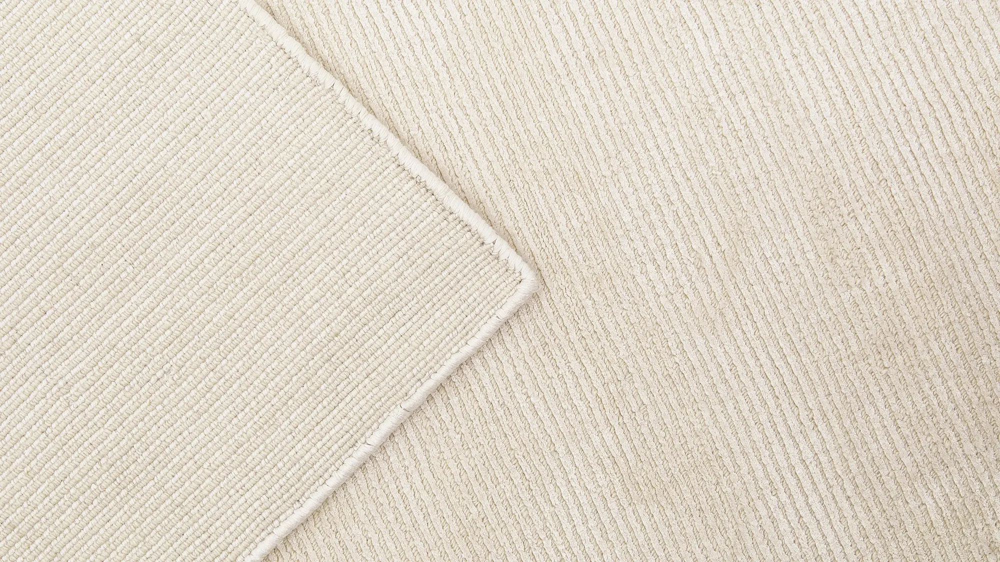 фото ковра PURE P.SNOW от магазина HandsGallery
