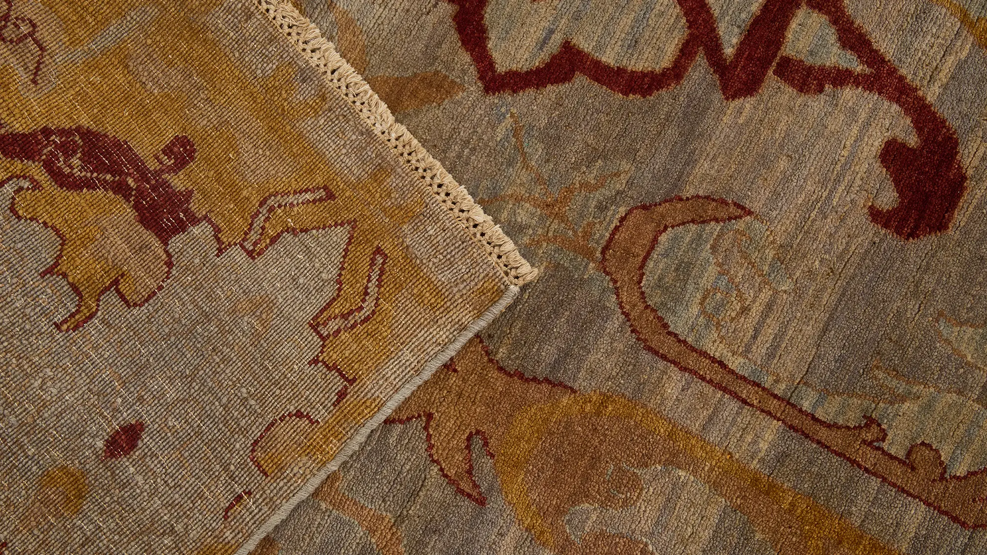 фото ковра HERITAGE AC-228-SLATE-CARMINE от магазина HandsGallery