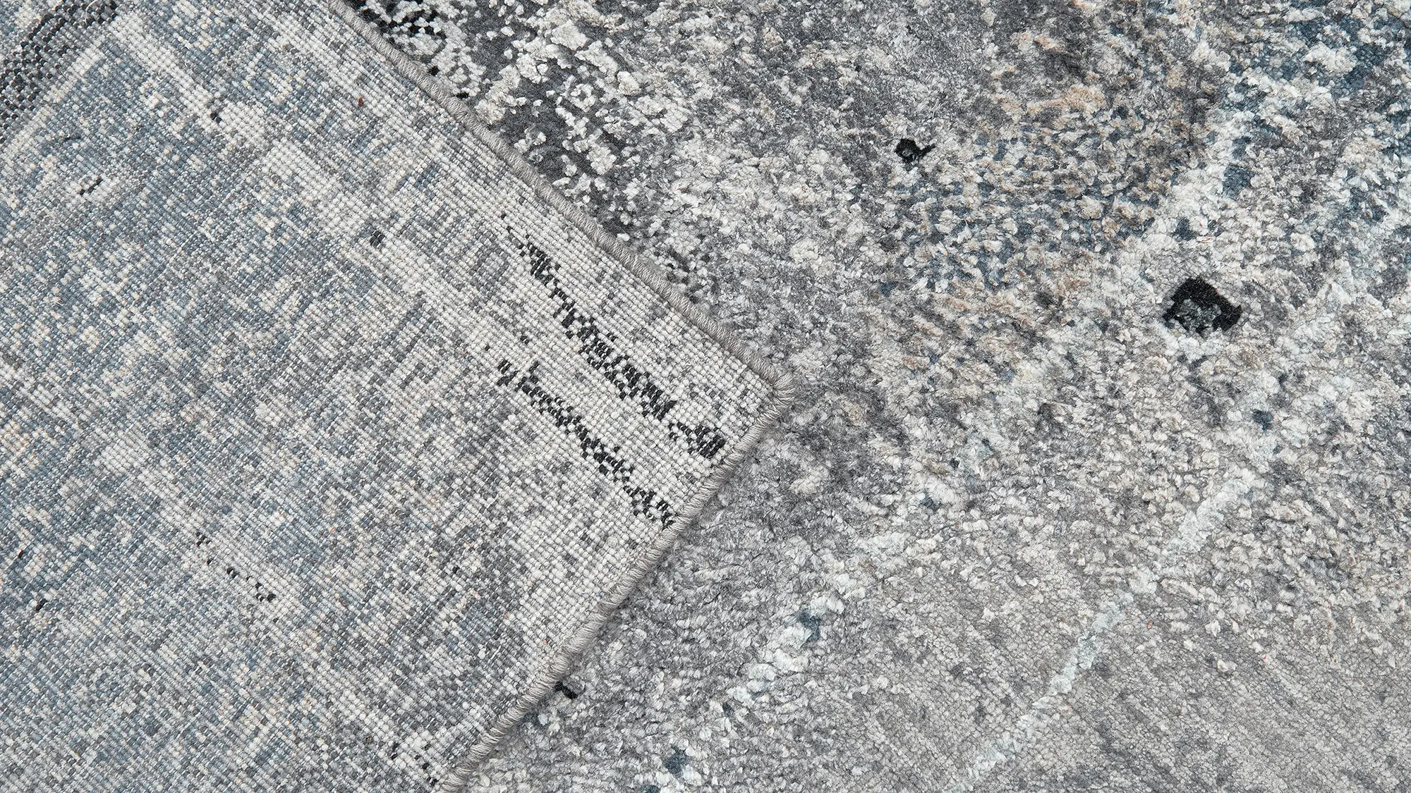 фото ковра ABSTRACTIO PJ-5169 SILVER BLACK от магазина HandsGallery