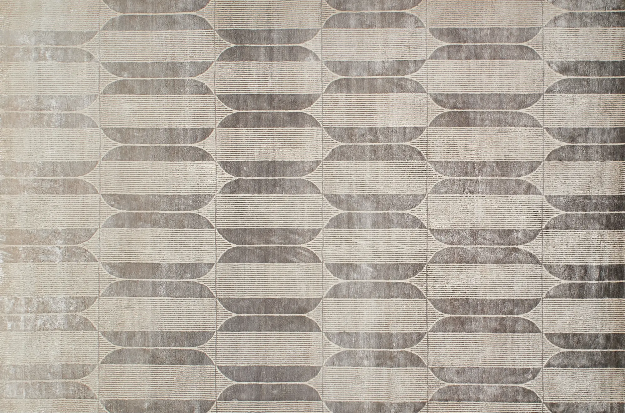 фото ковра GEOMETRIA ZRP-244 Antique White Burnt Silver от магазина HandsGallery
