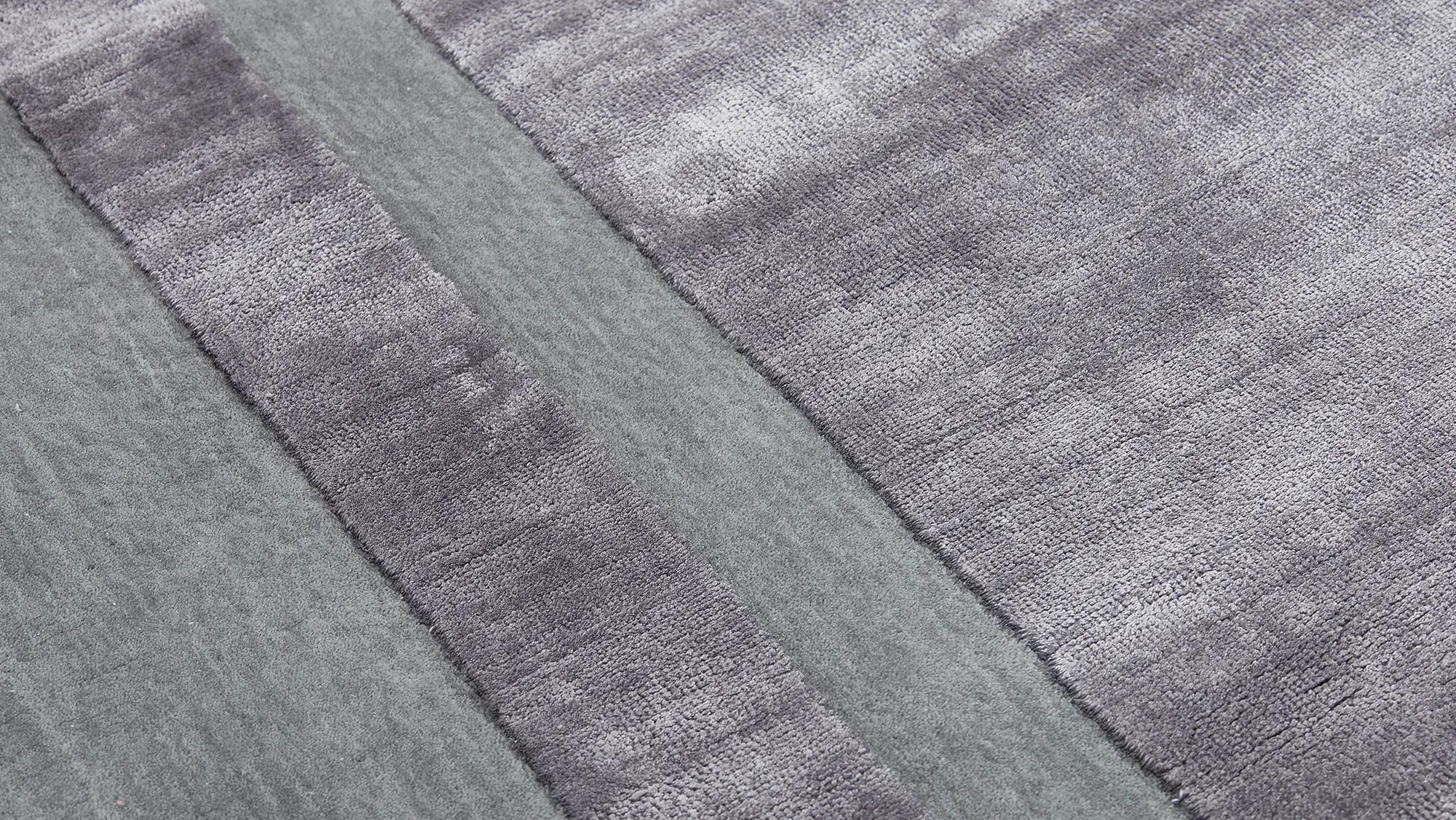 фото ковра FRENO GREY/LILAC от магазина HandsGallery
