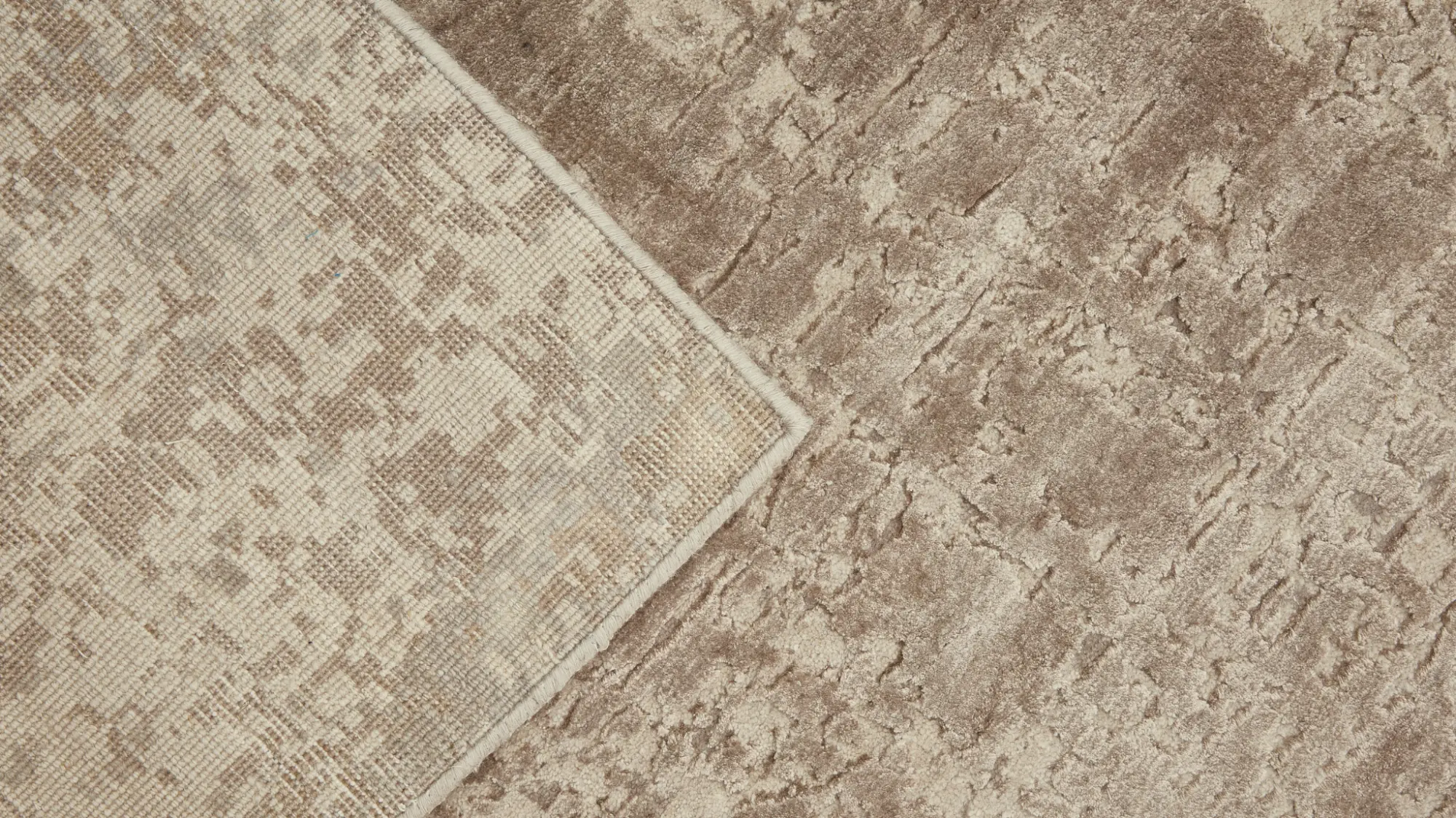 фото ковра ABSTRACTIO Classic Gray/White Sand от магазина HandsGallery